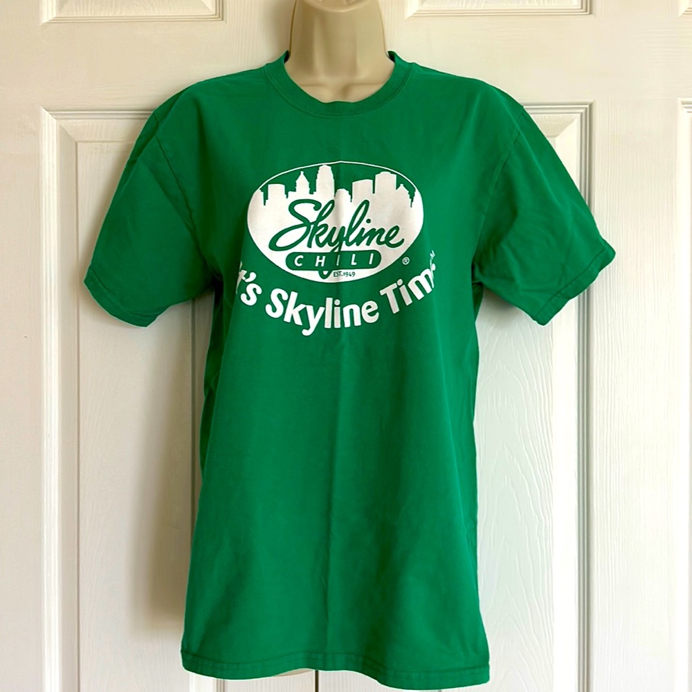 Unisex adult size medium Skyline Chili t-shirt